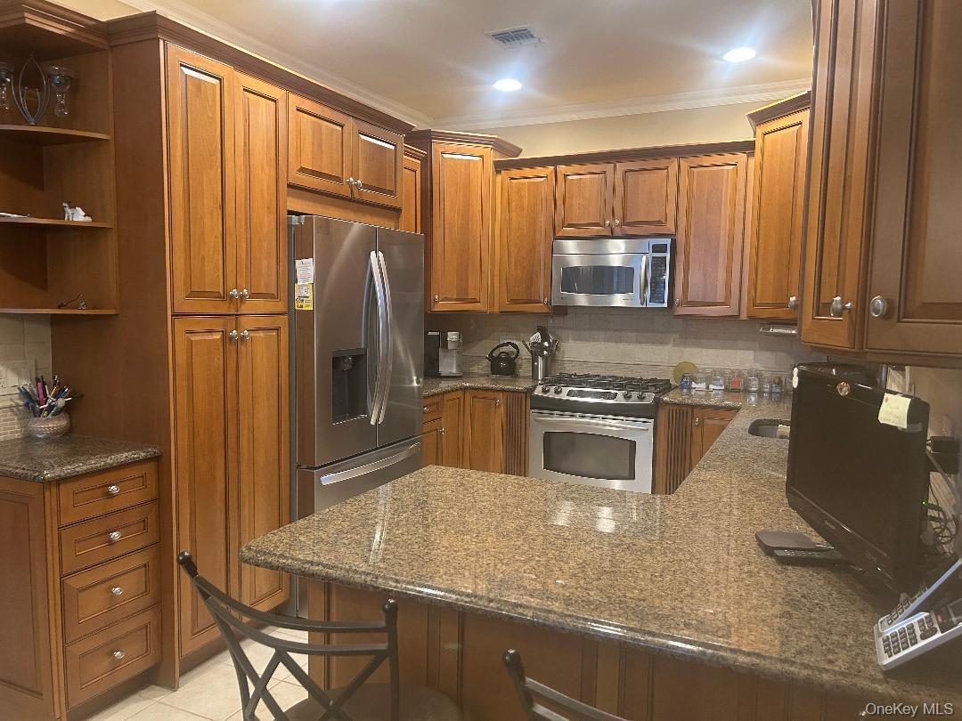 Condo Florencia  Suffolk County, NY 11747, MLS-903469-4