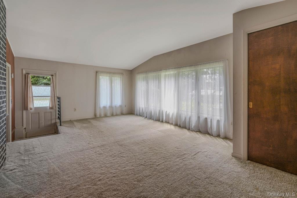 Single Family Center  Suffolk County, NY 11901, MLS-903478-17