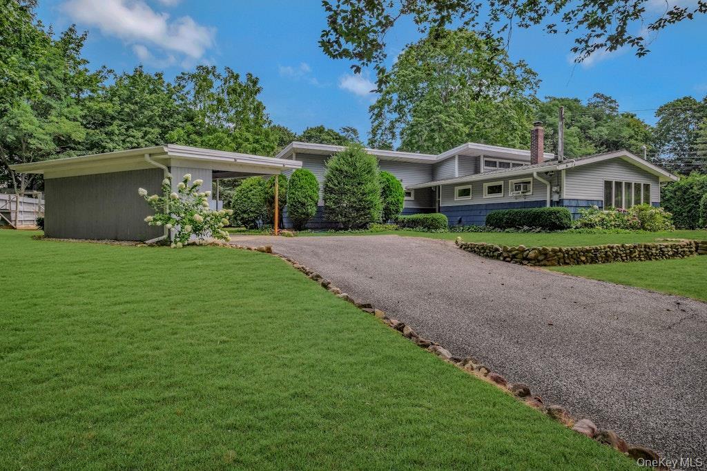 Single Family Center  Suffolk County, NY 11901, MLS-903478-2