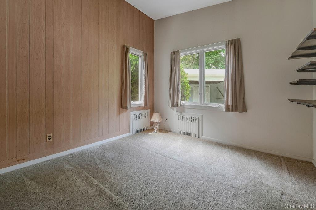 Single Family Center  Suffolk County, NY 11901, MLS-903478-21