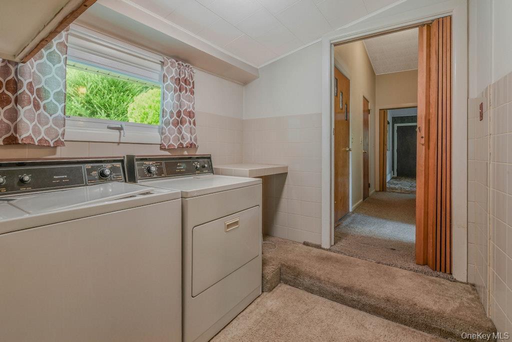 Single Family Center  Suffolk County, NY 11901, MLS-903478-23