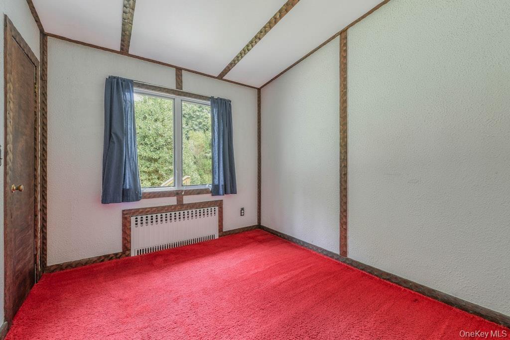 Single Family Center  Suffolk County, NY 11901, MLS-903478-24