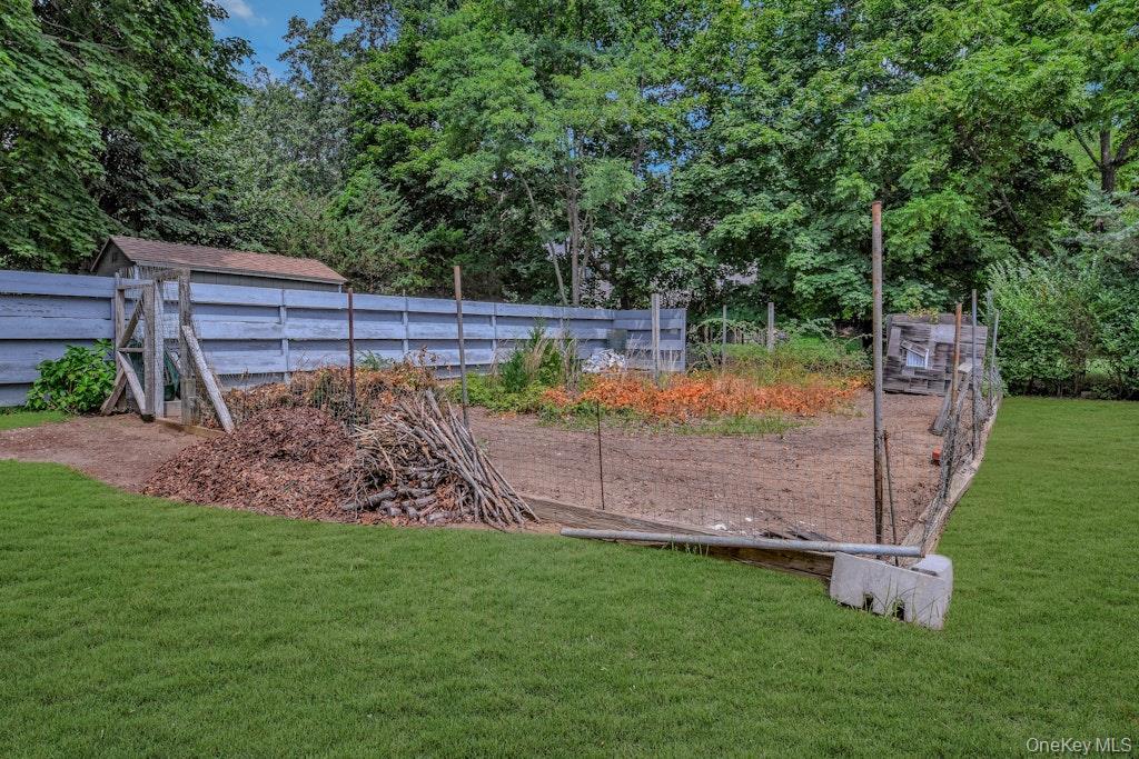 Single Family Center  Suffolk County, NY 11901, MLS-903478-8