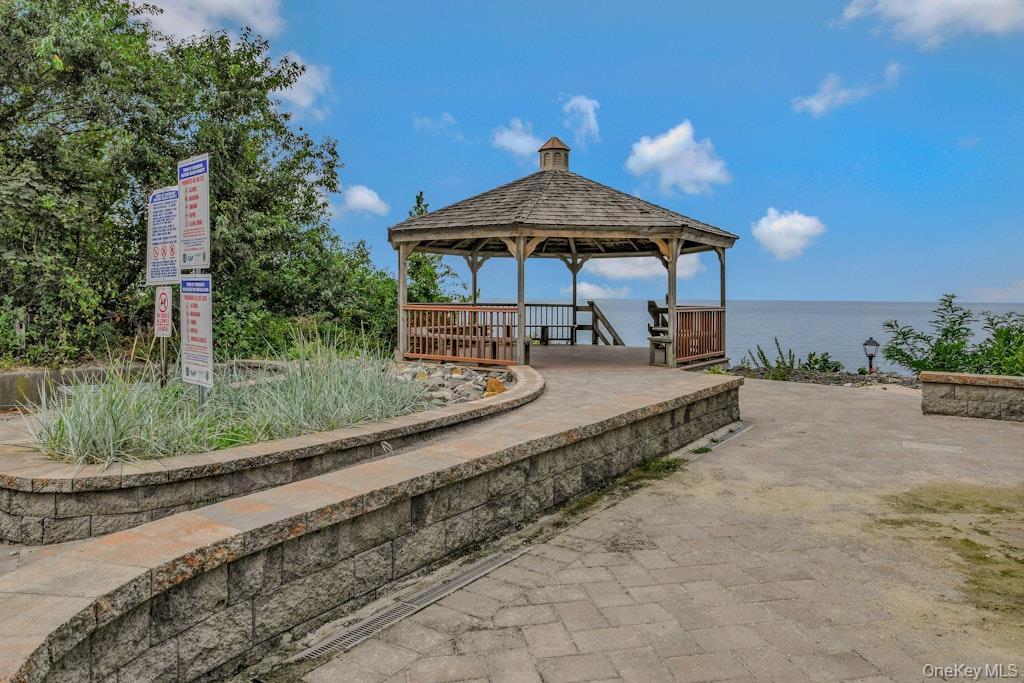 Single Family Center  Suffolk County, NY 11901, MLS-903478-9