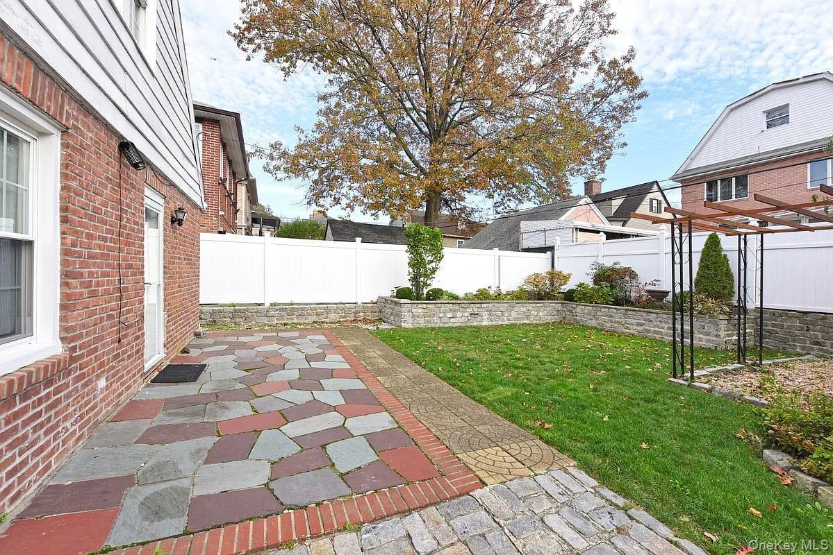 Single Family 67 Queens, NY 11375, MLS-903488-24