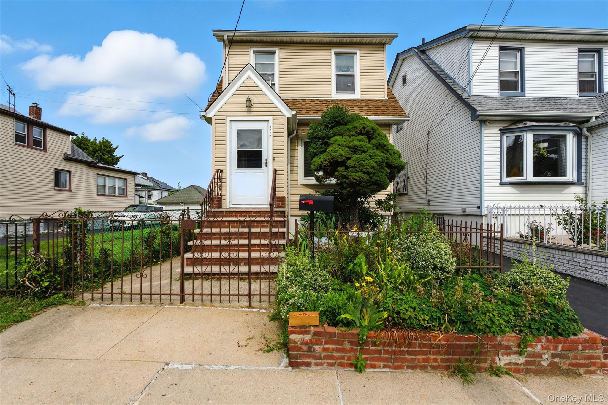 Single Family Mickle  Bronx, NY 10469, MLS-903529-2