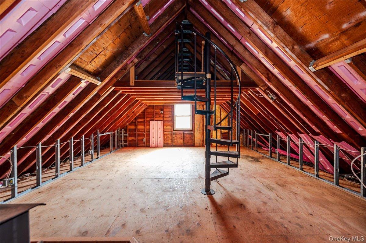 Single Family Hampton Westchester County, NY 10607, MLS-903550-16