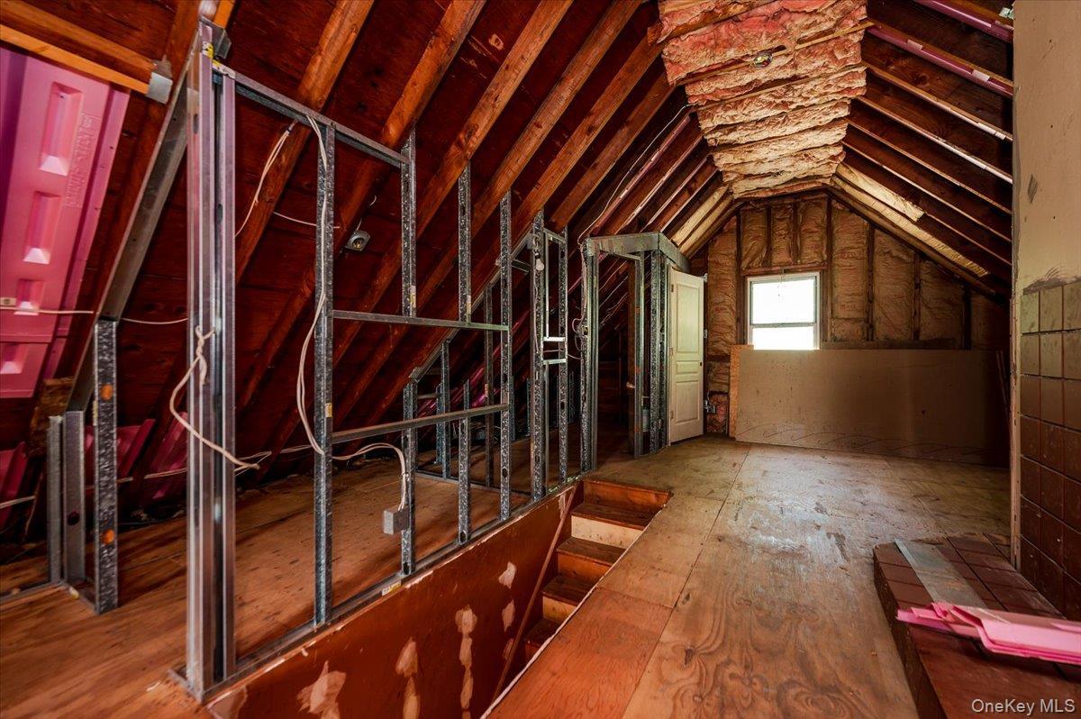 Single Family Hampton Westchester County, NY 10607, MLS-903550-17