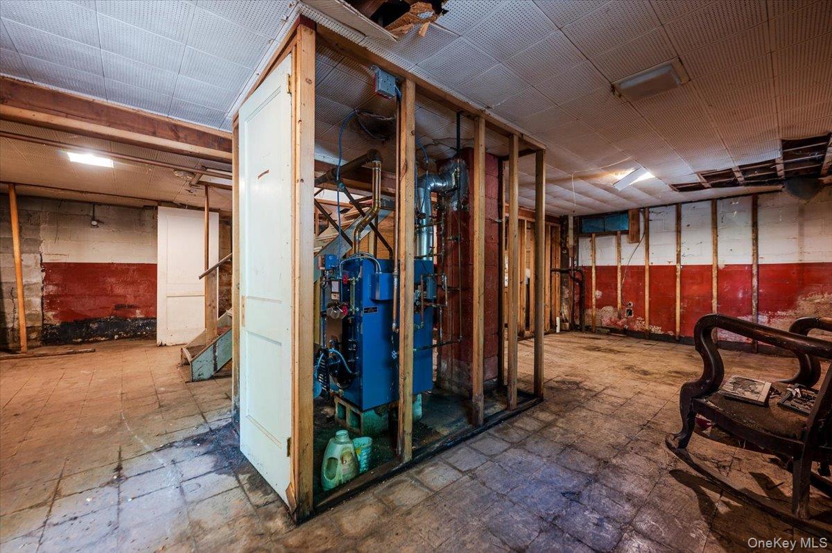 Single Family Hampton Westchester County, NY 10607, MLS-903550-18