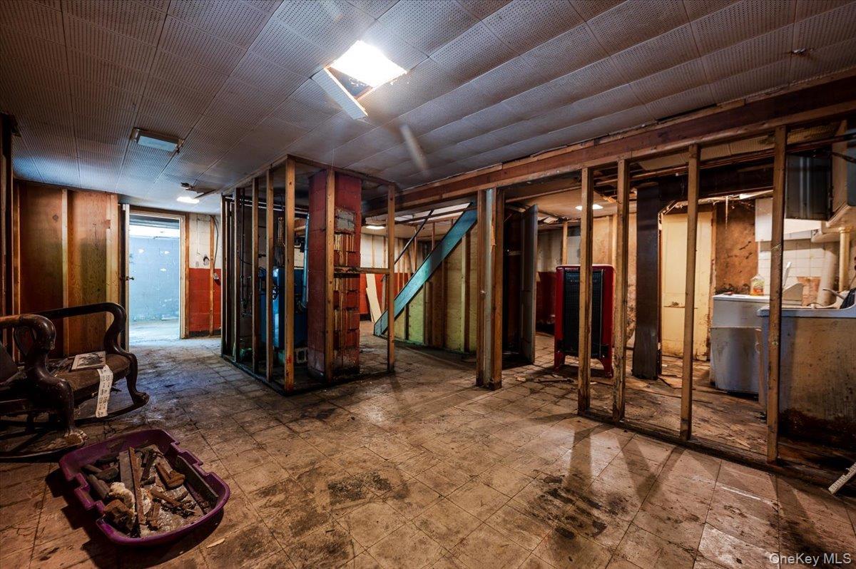 Single Family Hampton Westchester County, NY 10607, MLS-903550-20