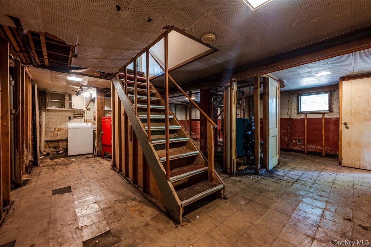 Single Family Hampton Westchester County, NY 10607, MLS-903550-21