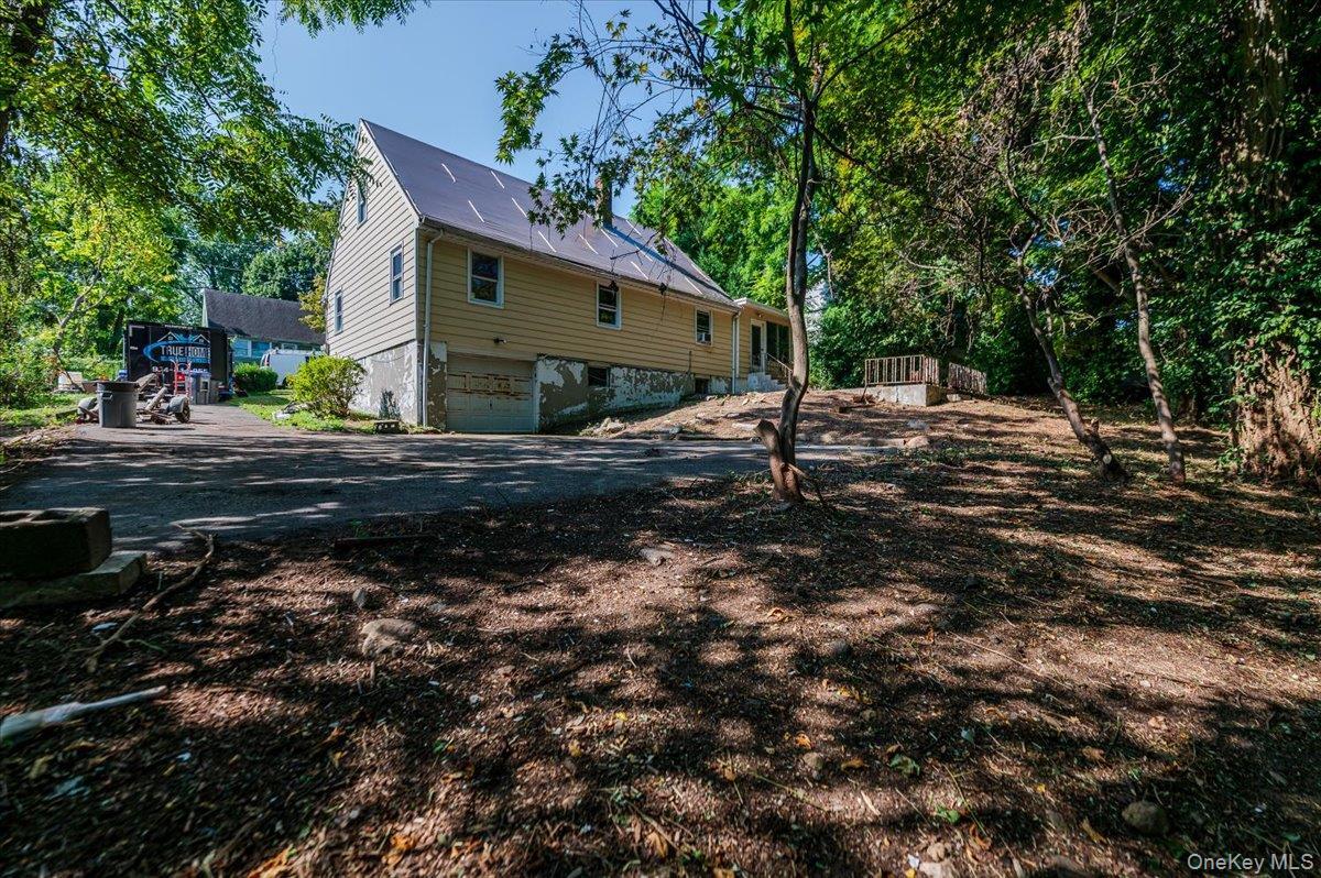 Single Family Hampton Westchester County, NY 10607, MLS-903550-23