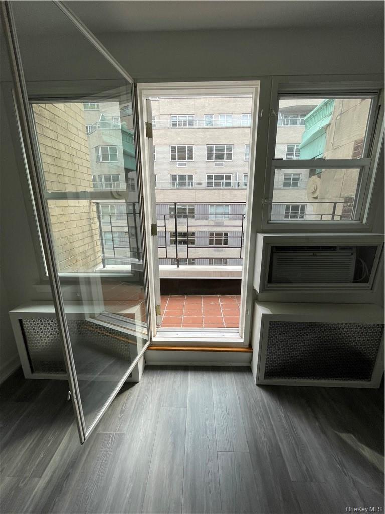 Apartment 55th  Manhattan, NY 10022, MLS-903573-2