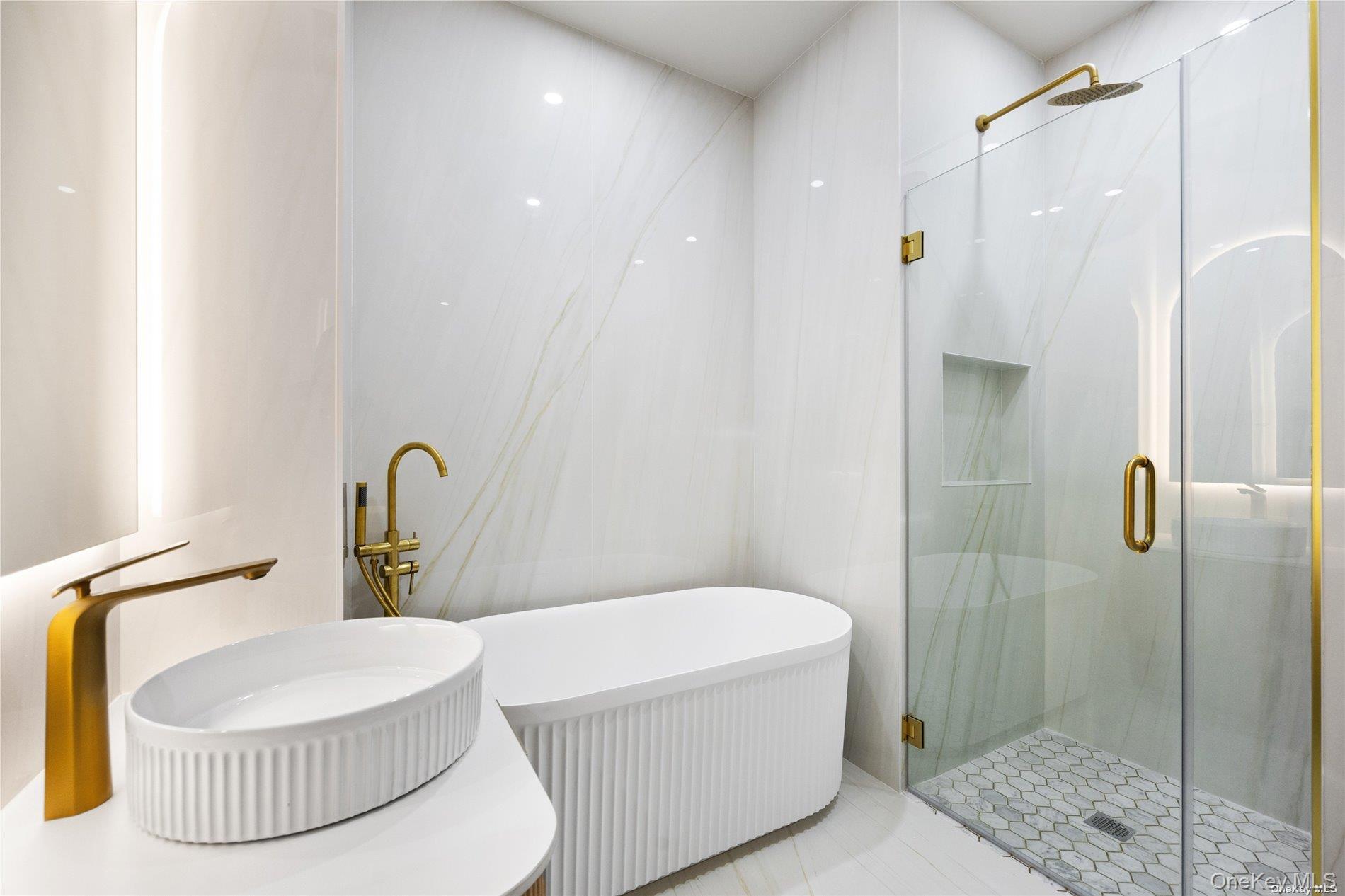 Condo 21st  Queens, NY 11106, MLS-903593-10