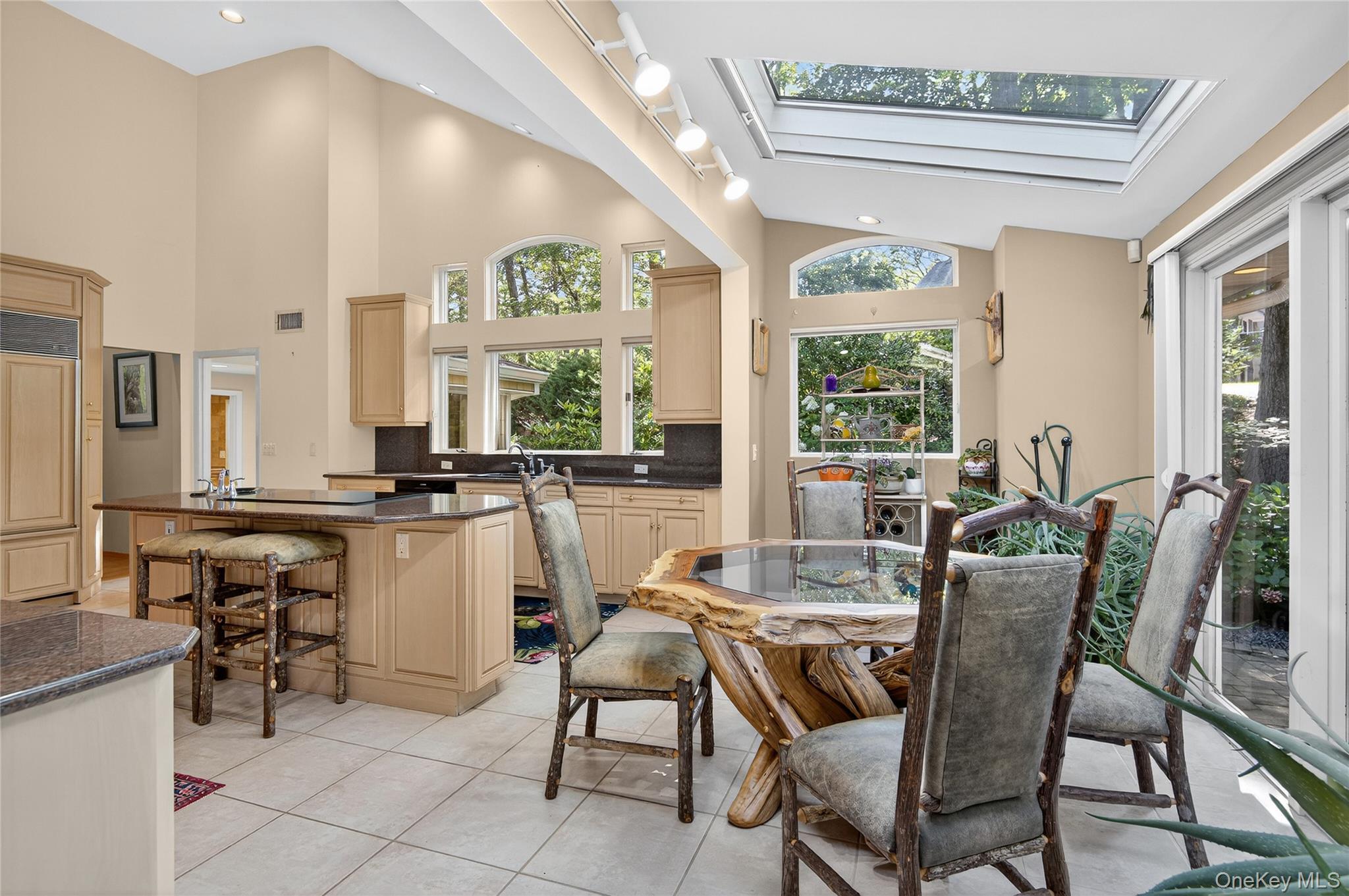 Single Family Roundtree  Suffolk County, NY 11747, MLS-903641-10