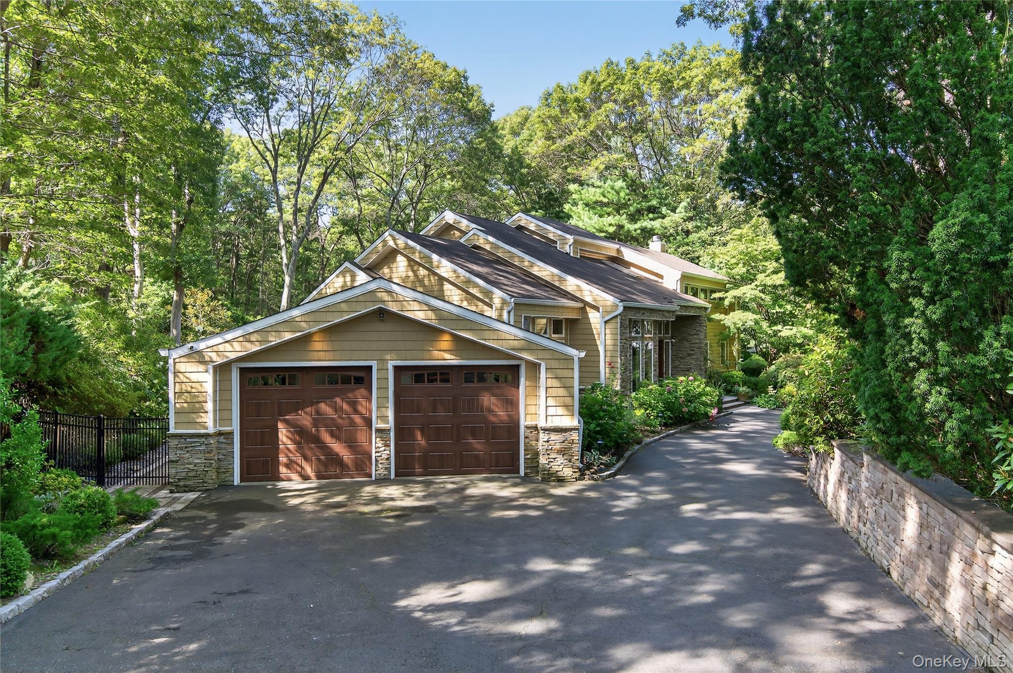 Single Family Roundtree  Suffolk County, NY 11747, MLS-903641-3