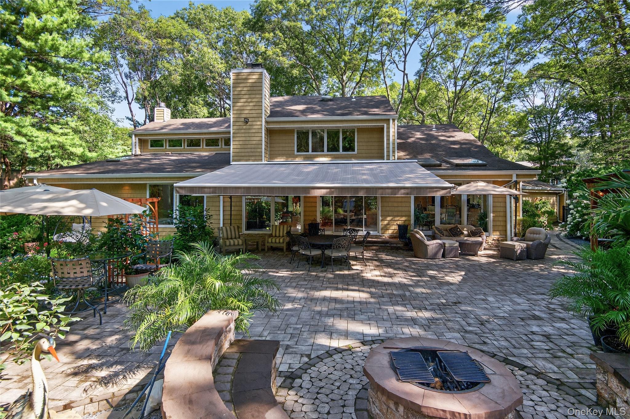 Single Family Roundtree  Suffolk County, NY 11747, MLS-903641-32