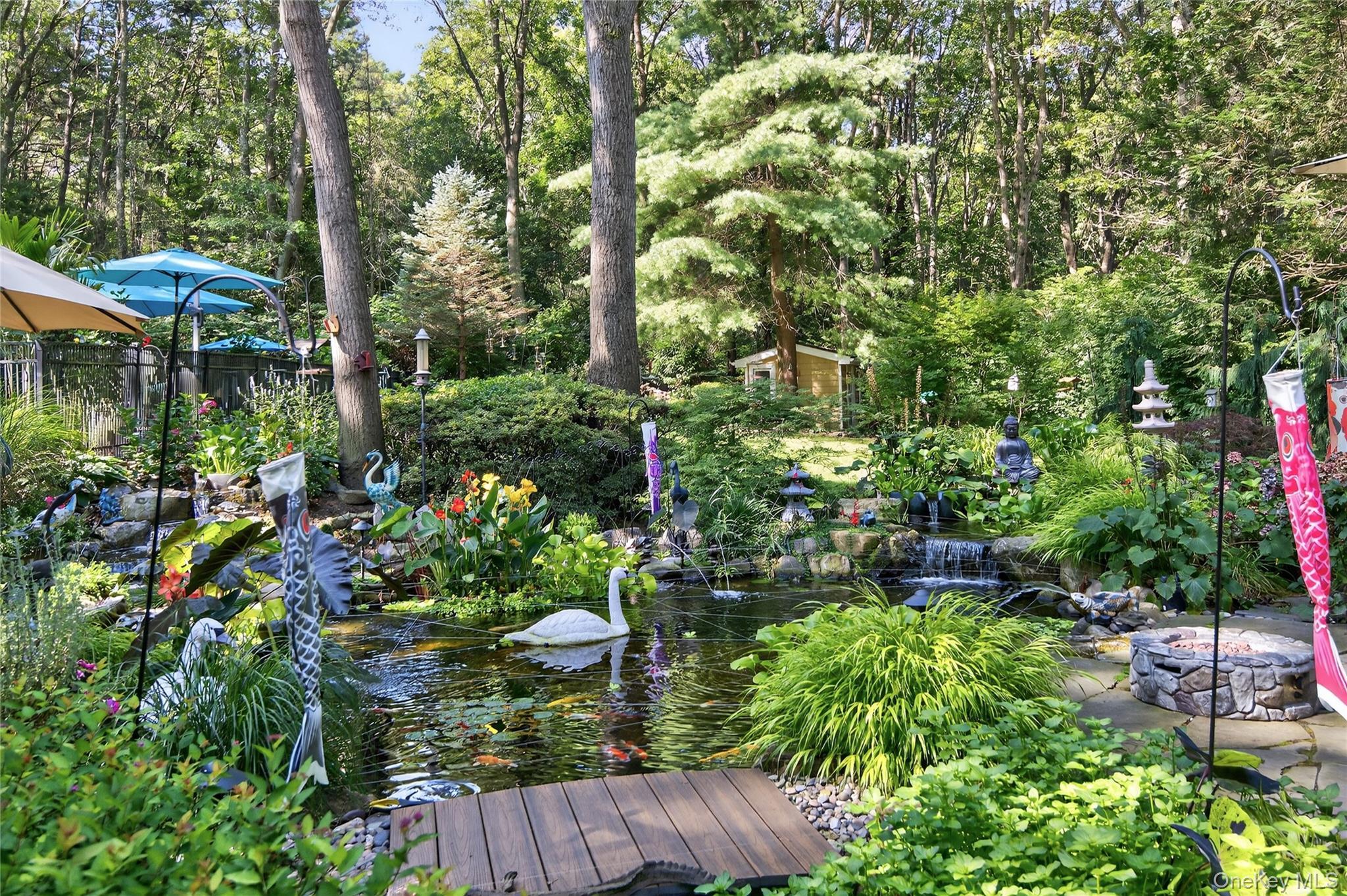 Single Family Roundtree  Suffolk County, NY 11747, MLS-903641-38