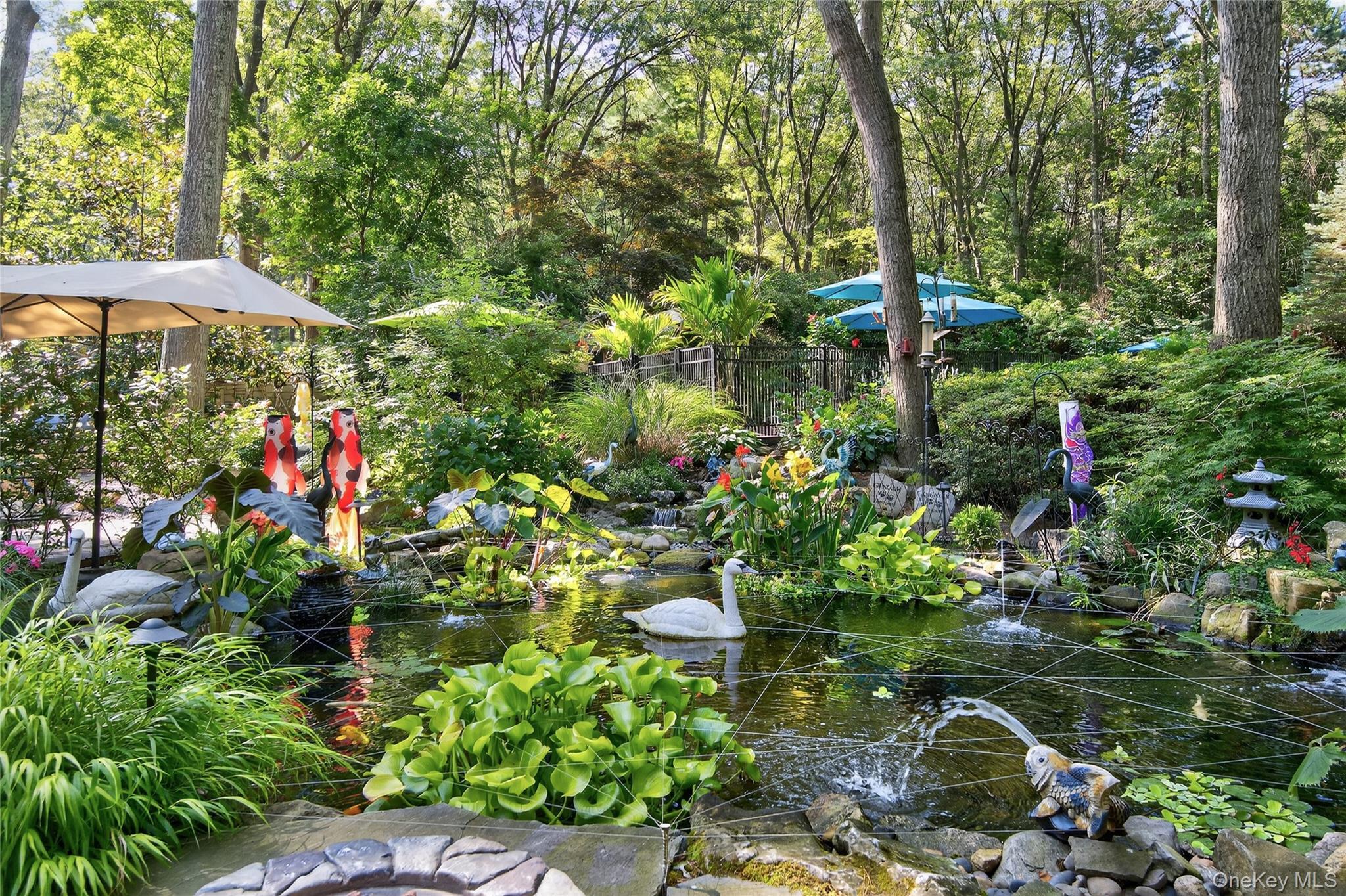 Single Family Roundtree  Suffolk County, NY 11747, MLS-903641-39