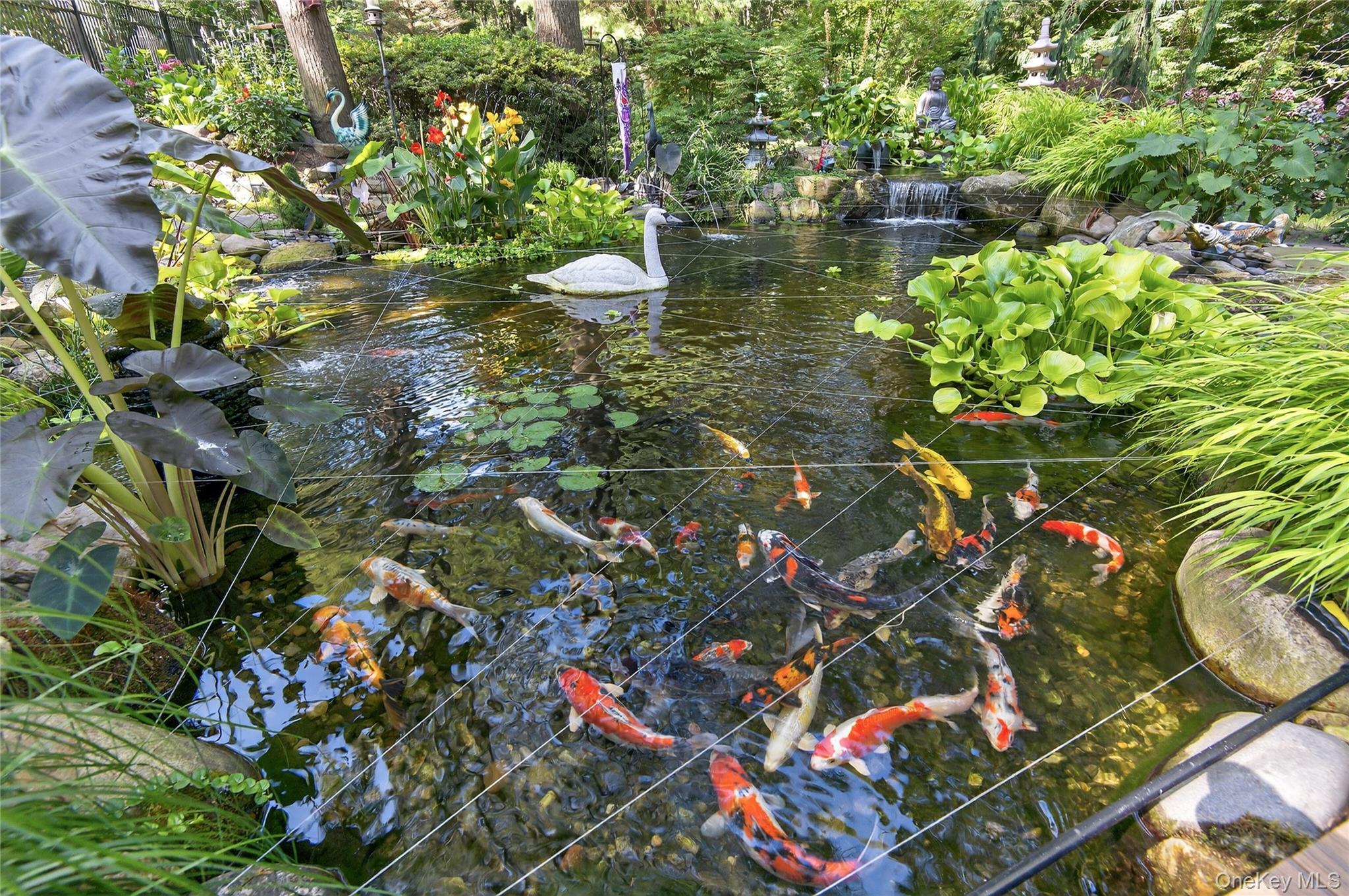 Single Family Roundtree  Suffolk County, NY 11747, MLS-903641-40