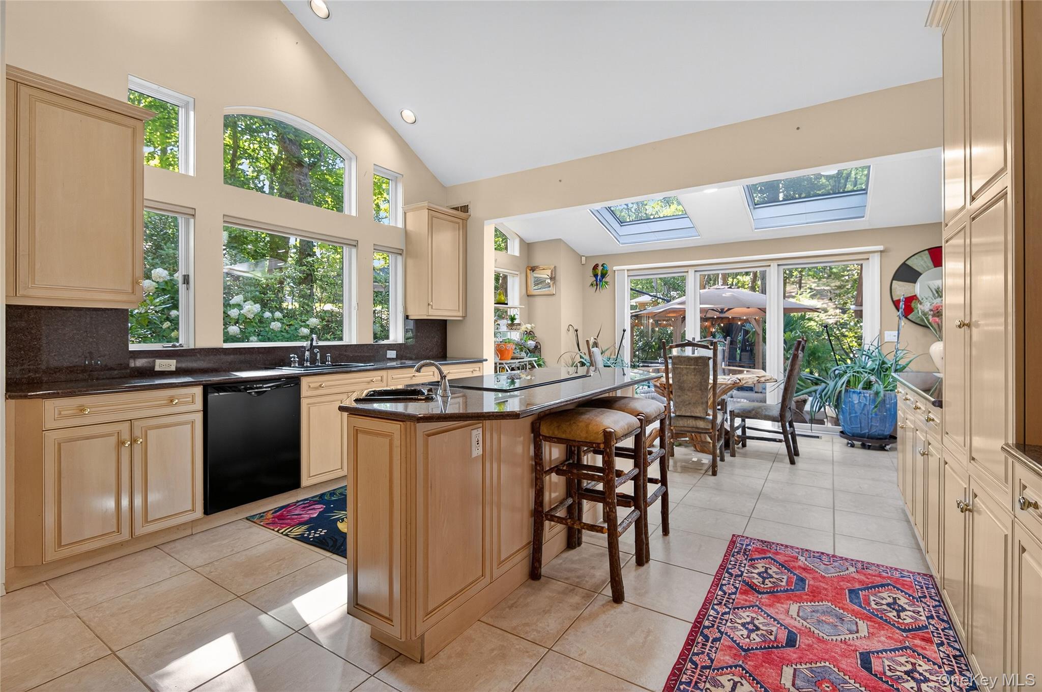 Single Family Roundtree  Suffolk County, NY 11747, MLS-903641-9