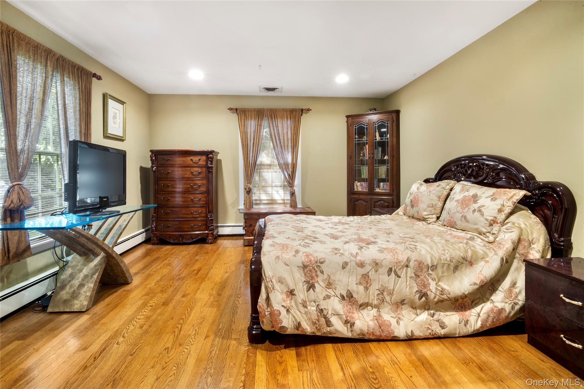 Single Family Bay Suffolk County, NY 11743, MLS-903651-15