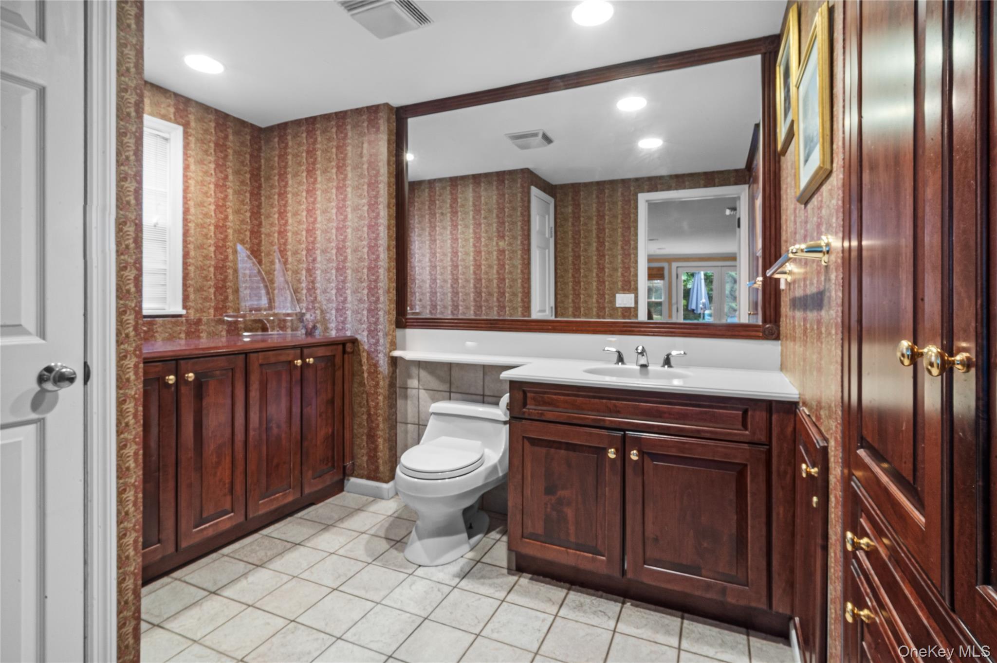 Single Family Bay Suffolk County, NY 11743, MLS-903651-18