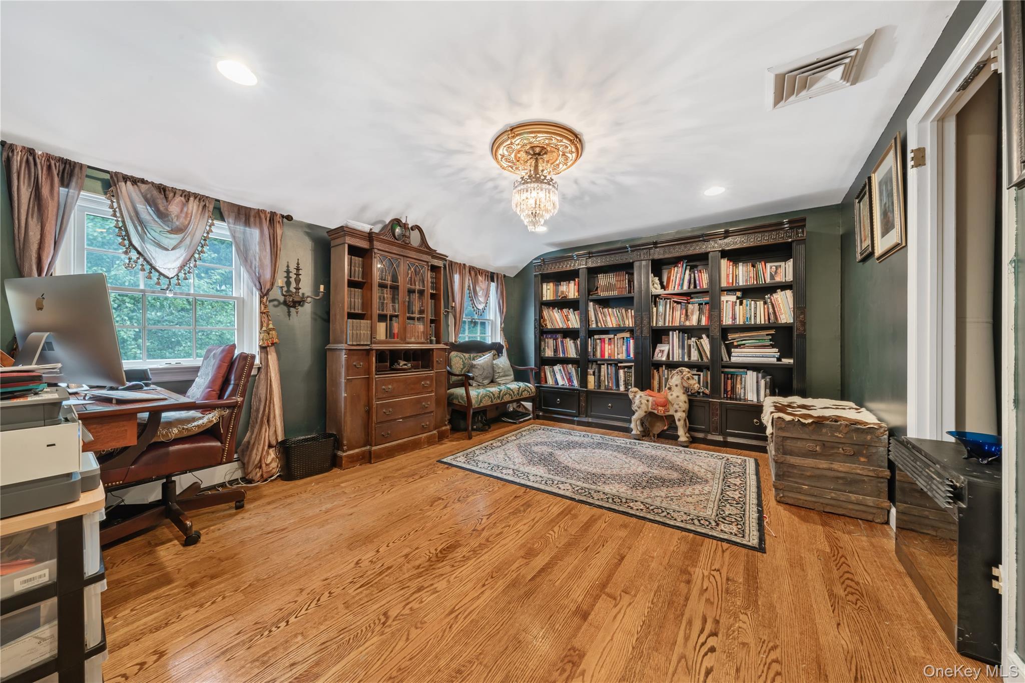 Single Family Bay Suffolk County, NY 11743, MLS-903651-24