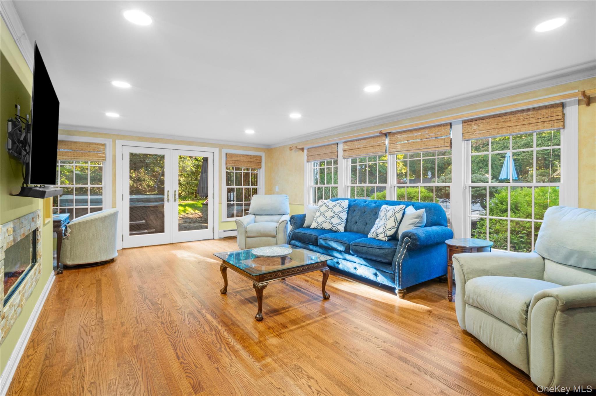 Single Family Bay Suffolk County, NY 11743, MLS-903651-8