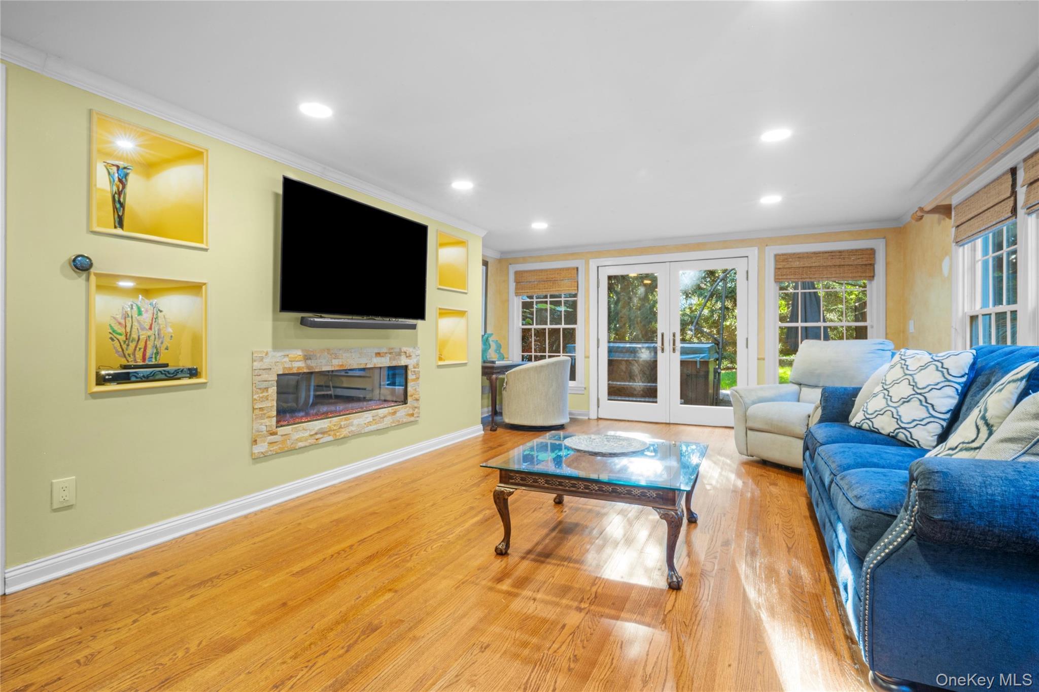 Single Family Bay Suffolk County, NY 11743, MLS-903651-9