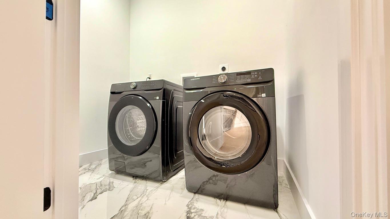 Single Family Periwinkle Nassau County, NY 11756, MLS-903658-29