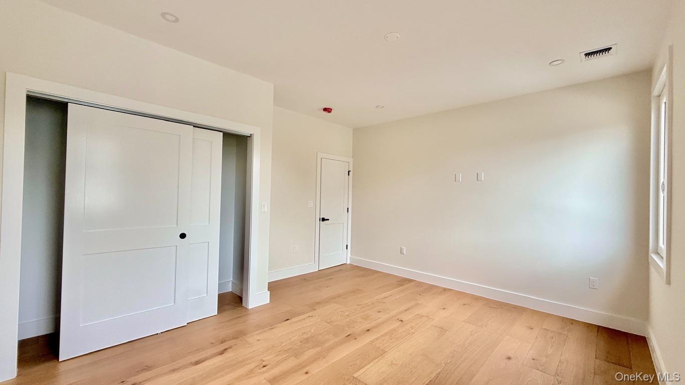 Single Family Periwinkle Nassau County, NY 11756, MLS-903658-31