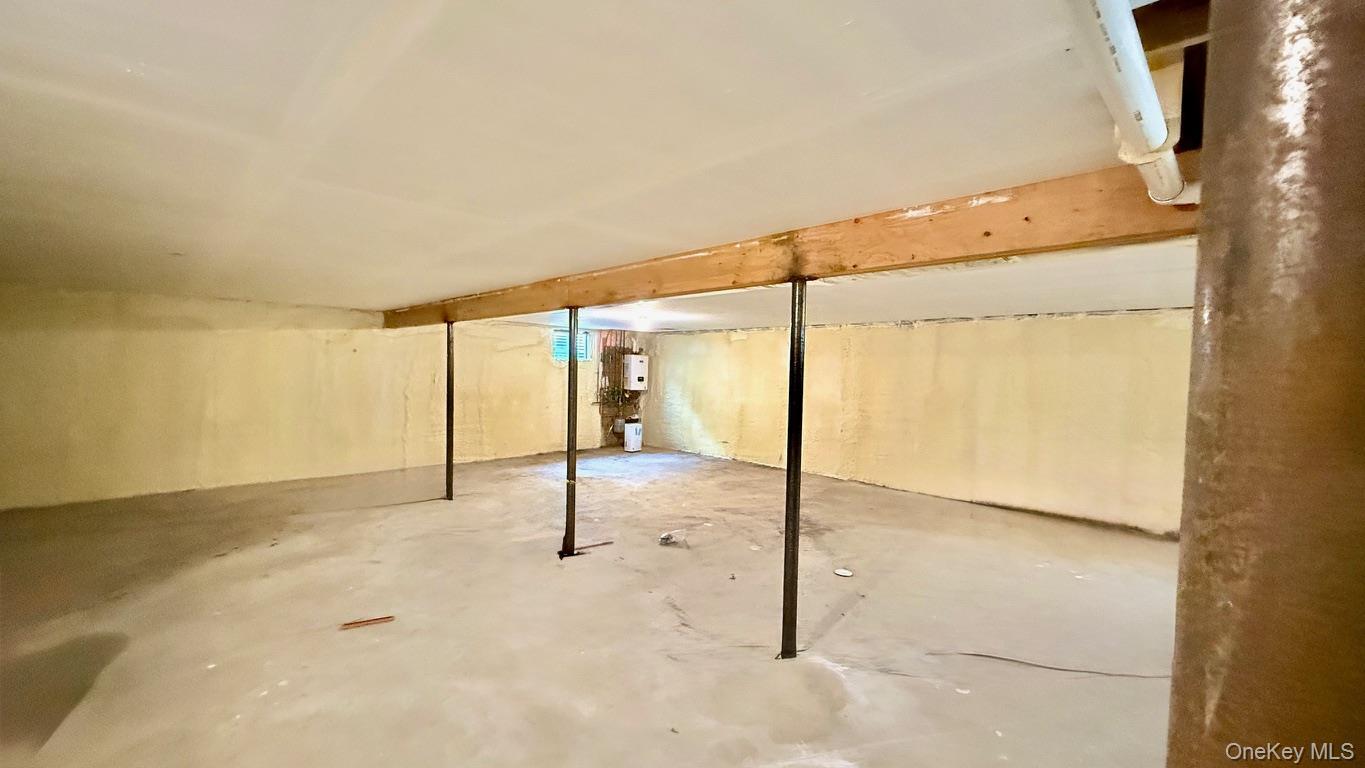 Single Family Periwinkle Nassau County, NY 11756, MLS-903658-33