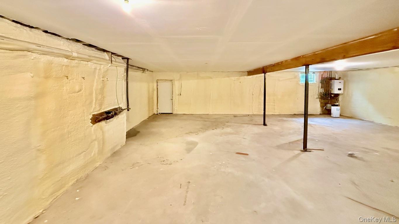 Single Family Periwinkle Nassau County, NY 11756, MLS-903658-34