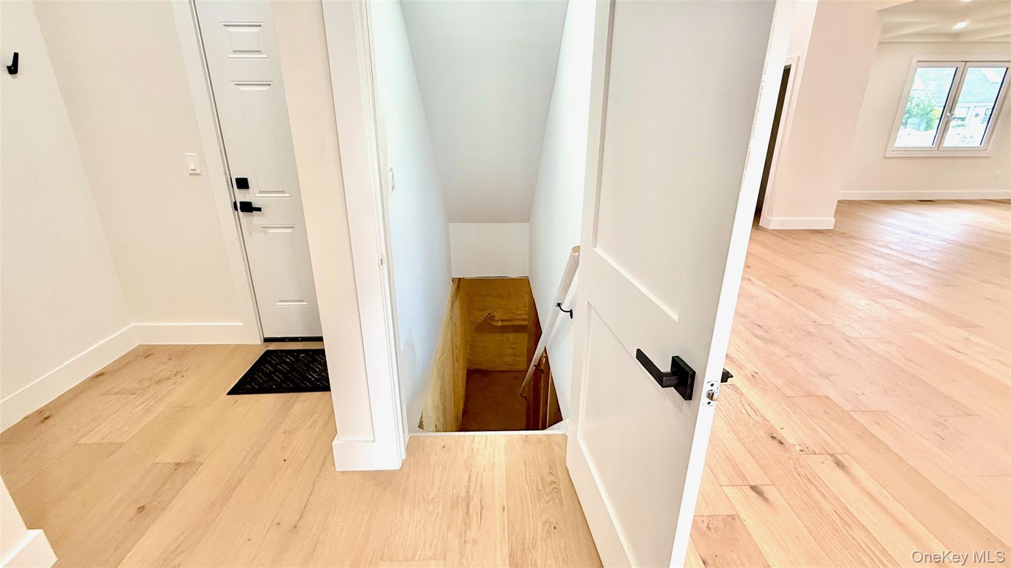 Single Family Periwinkle  Nassau County, NY 11756, MLS-903658-35