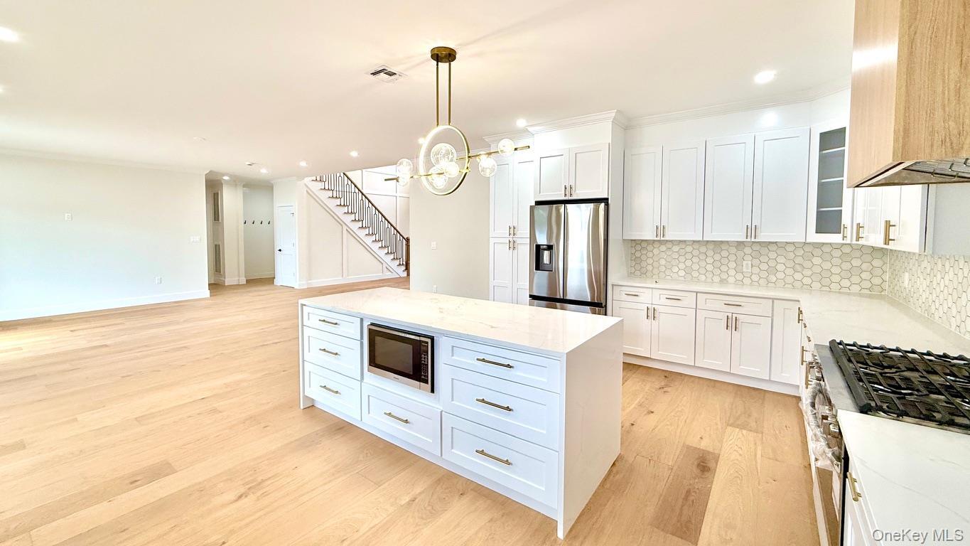 Single Family Periwinkle Nassau County, NY 11756, MLS-903658-9