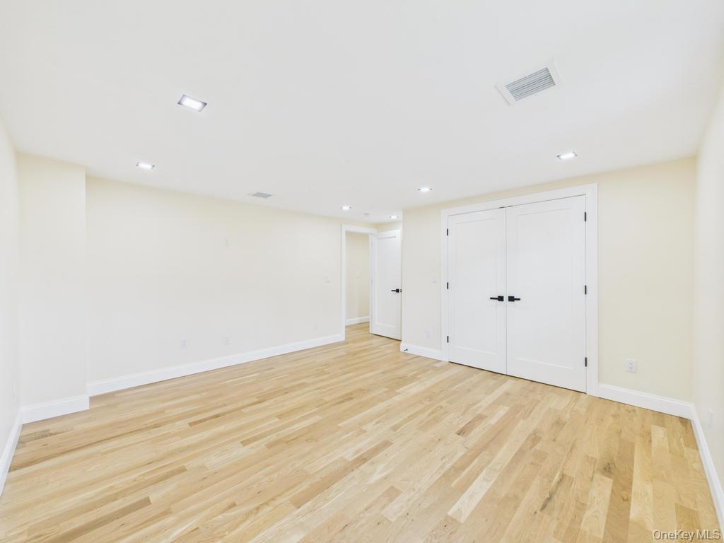 Single Family Griddle  Nassau County, NY 11756, MLS-903720-25