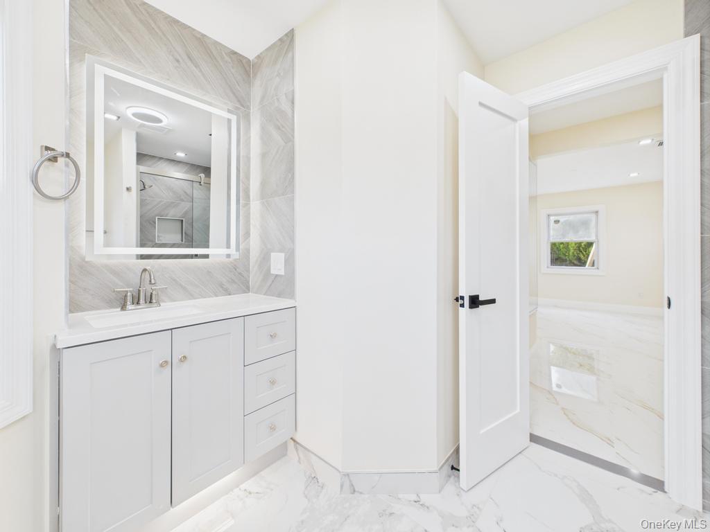 Single Family Griddle  Nassau County, NY 11756, MLS-903720-28