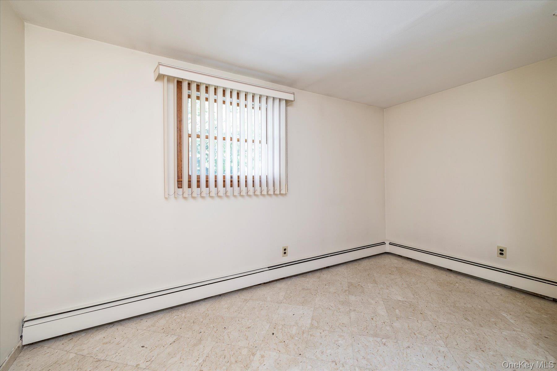 Single Family Beech Nassau County, NY 11509, MLS-903798-11