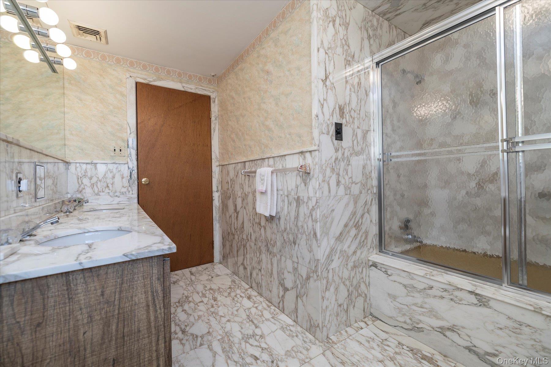 Single Family Beech Nassau County, NY 11509, MLS-903798-27