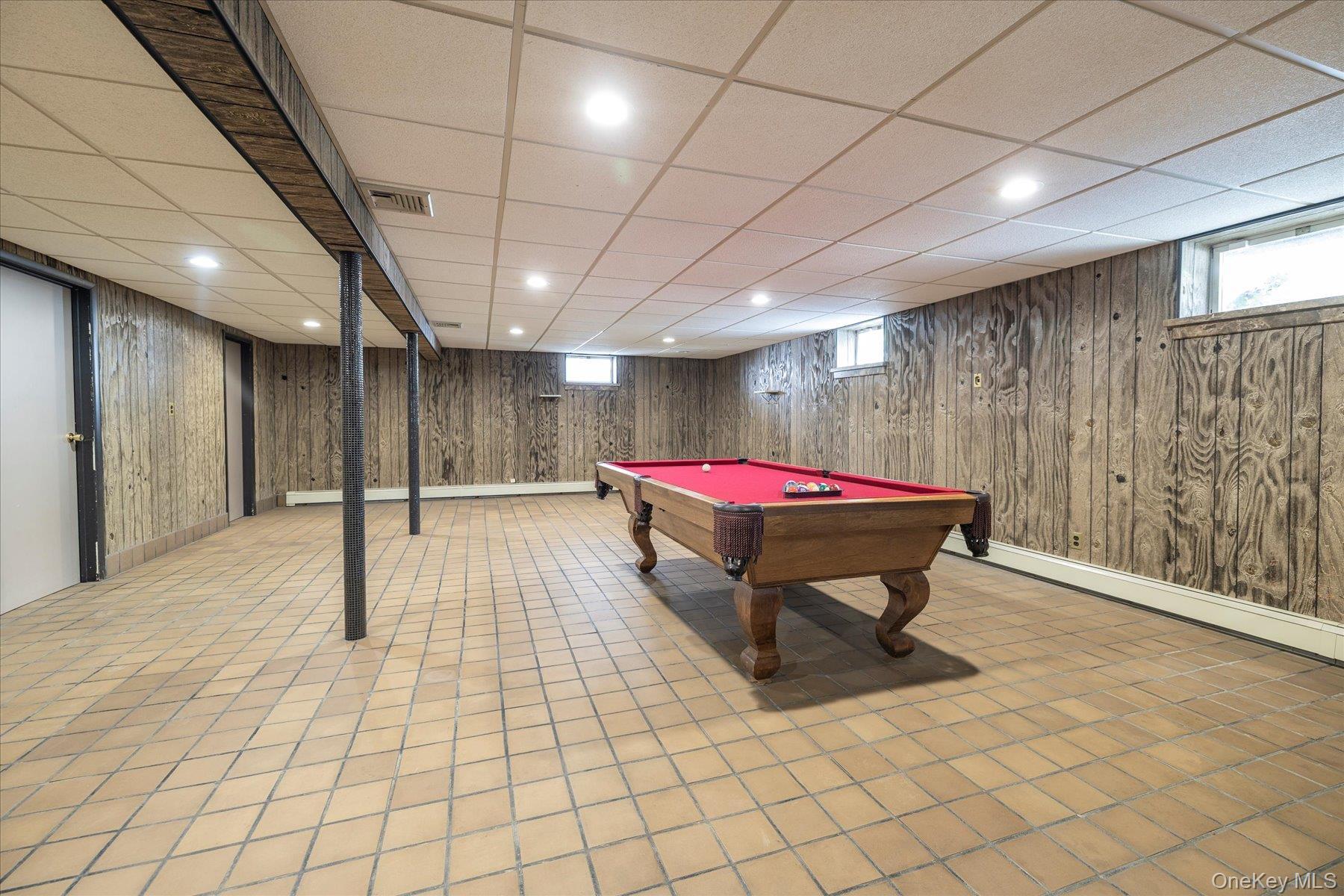 Single Family Beech Nassau County, NY 11509, MLS-903798-32