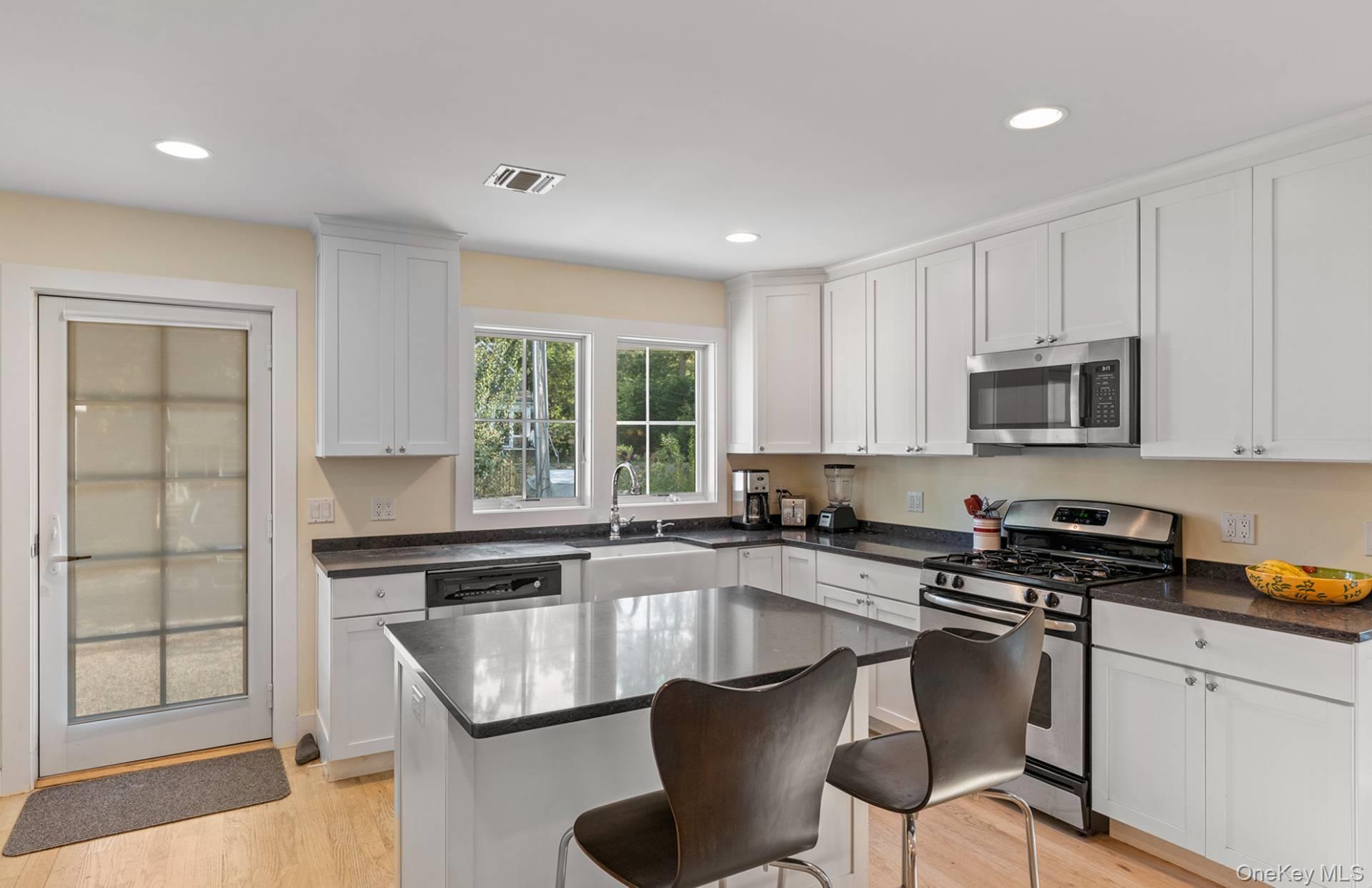 Single Family Gallatin Suffolk County, NY 11937, MLS-903854-20