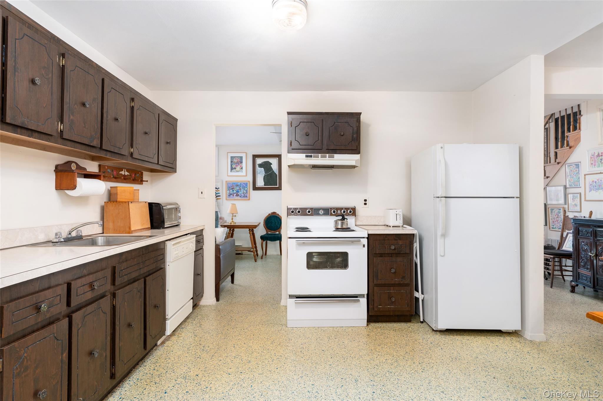 Single Family Hot Water  Suffolk County, NY 11949, MLS-903884-12