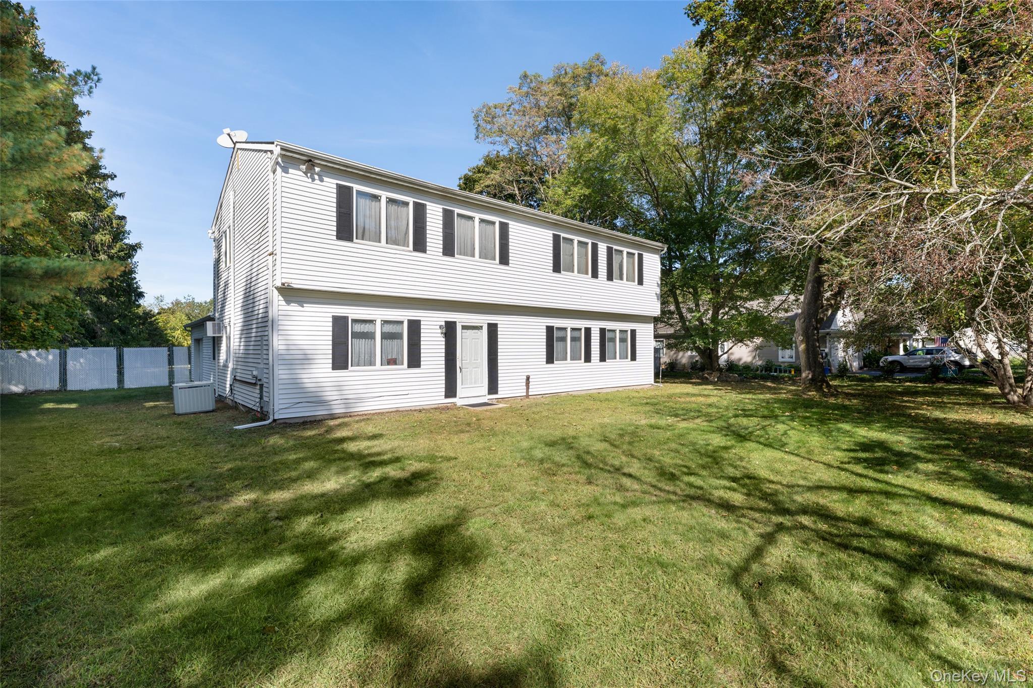 Single Family Hot Water  Suffolk County, NY 11949, MLS-903884-2