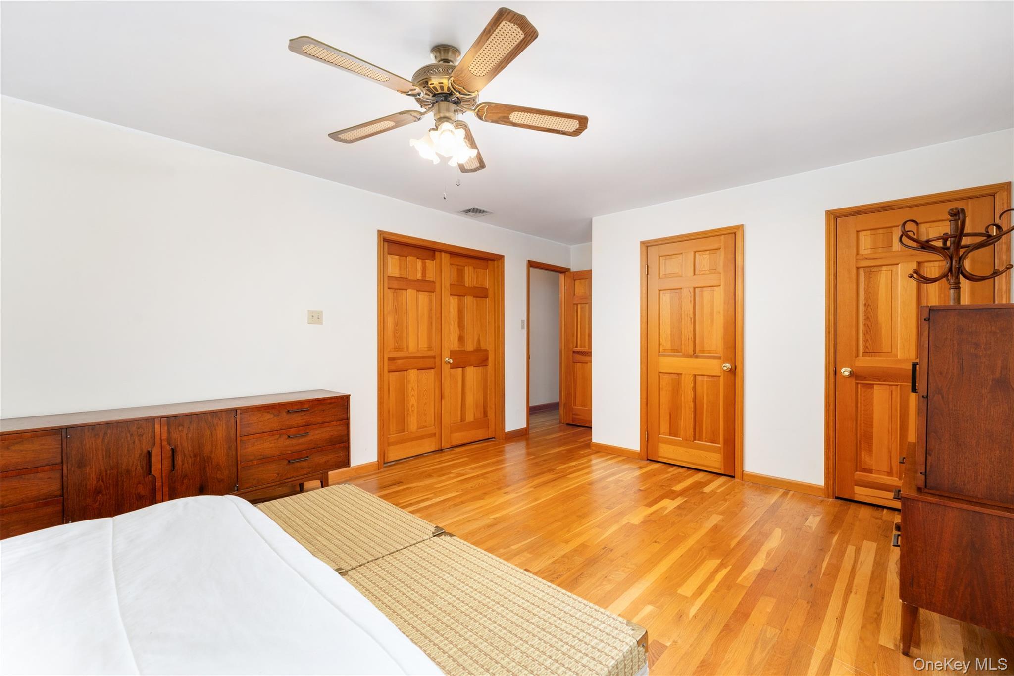 Single Family Hot Water  Suffolk County, NY 11949, MLS-903884-26