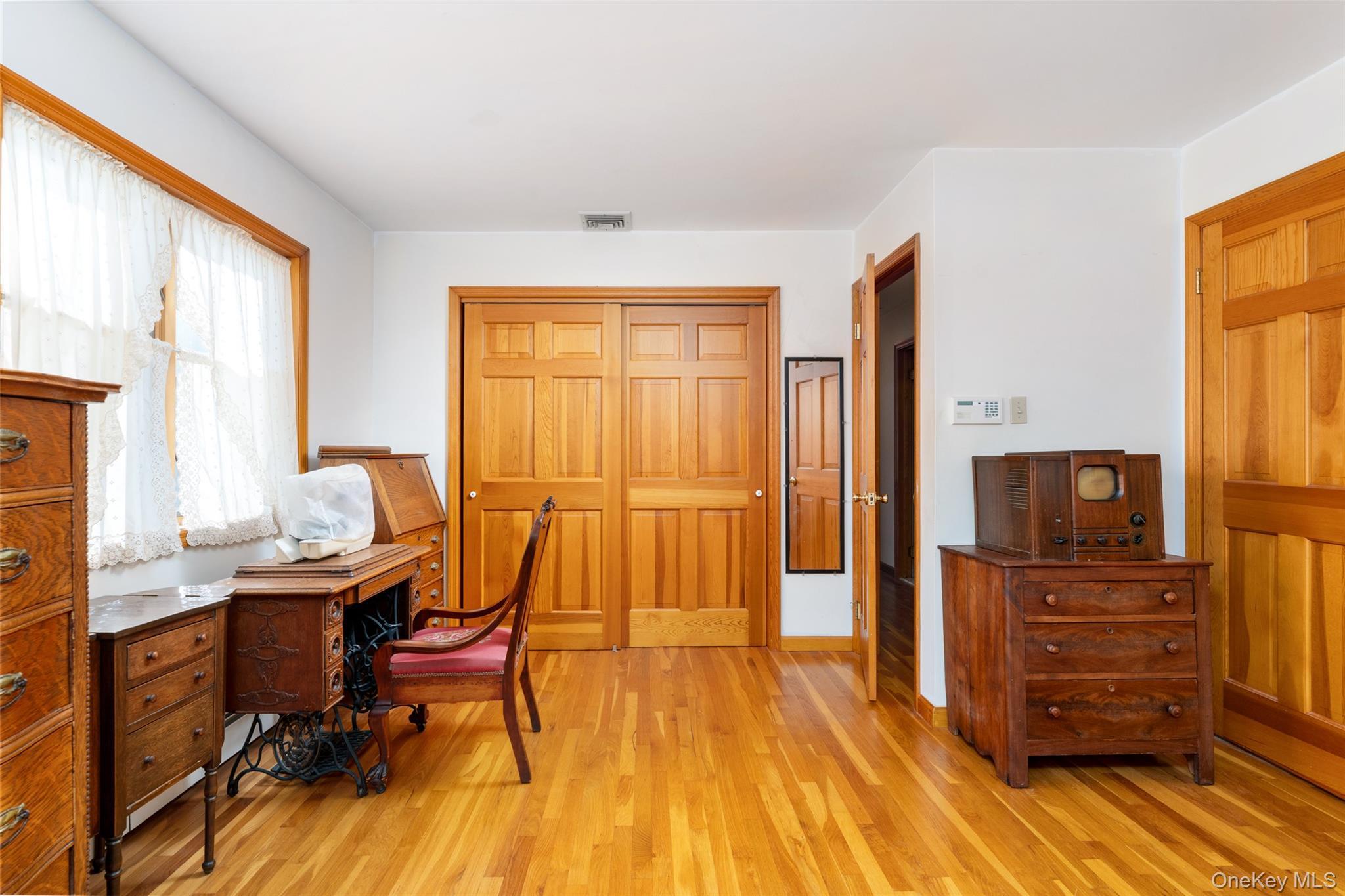 Single Family Hot Water  Suffolk County, NY 11949, MLS-903884-29