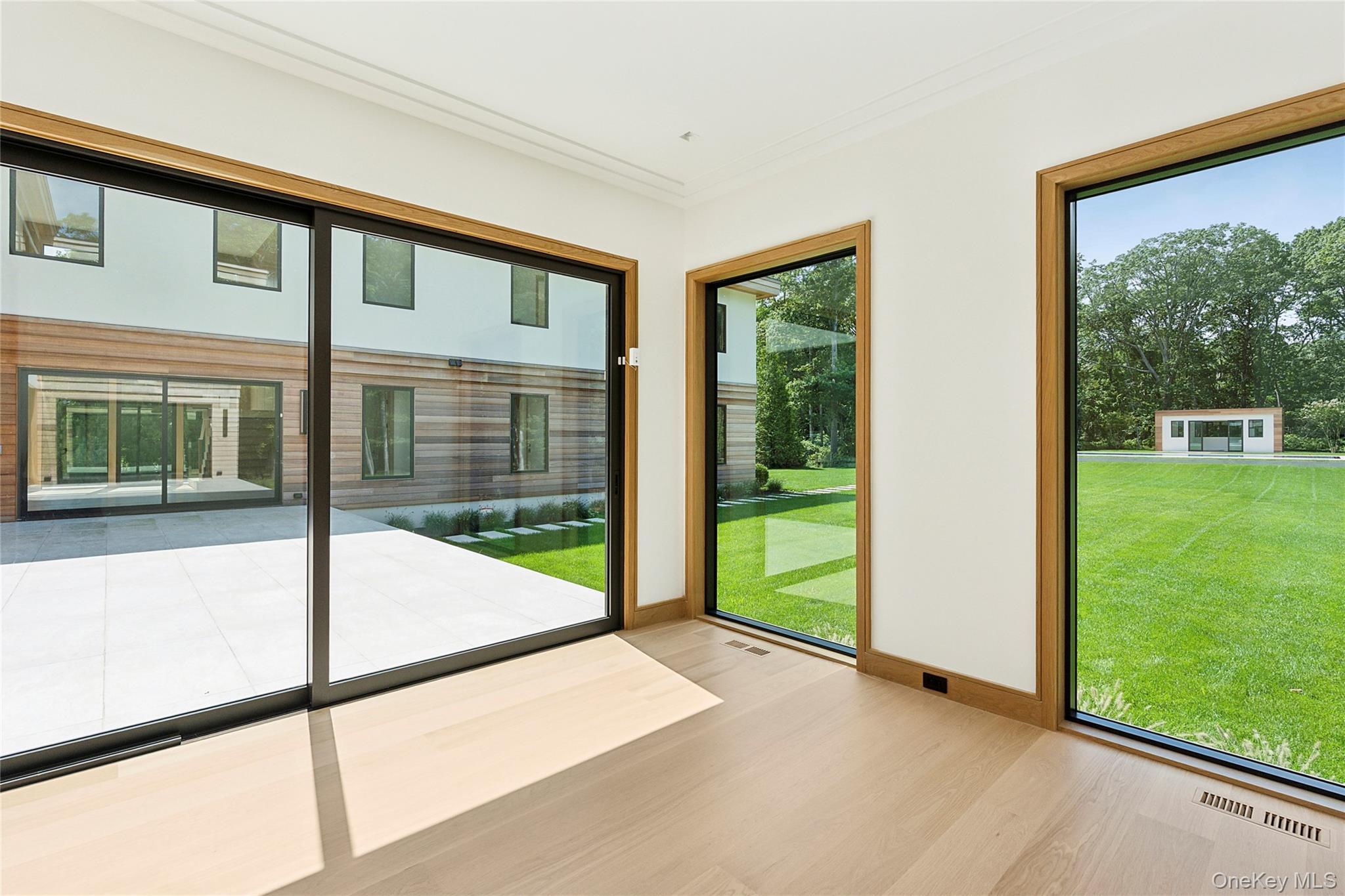 Single Family Fresh Pond Suffolk County, NY 11963, MLS-903904-14