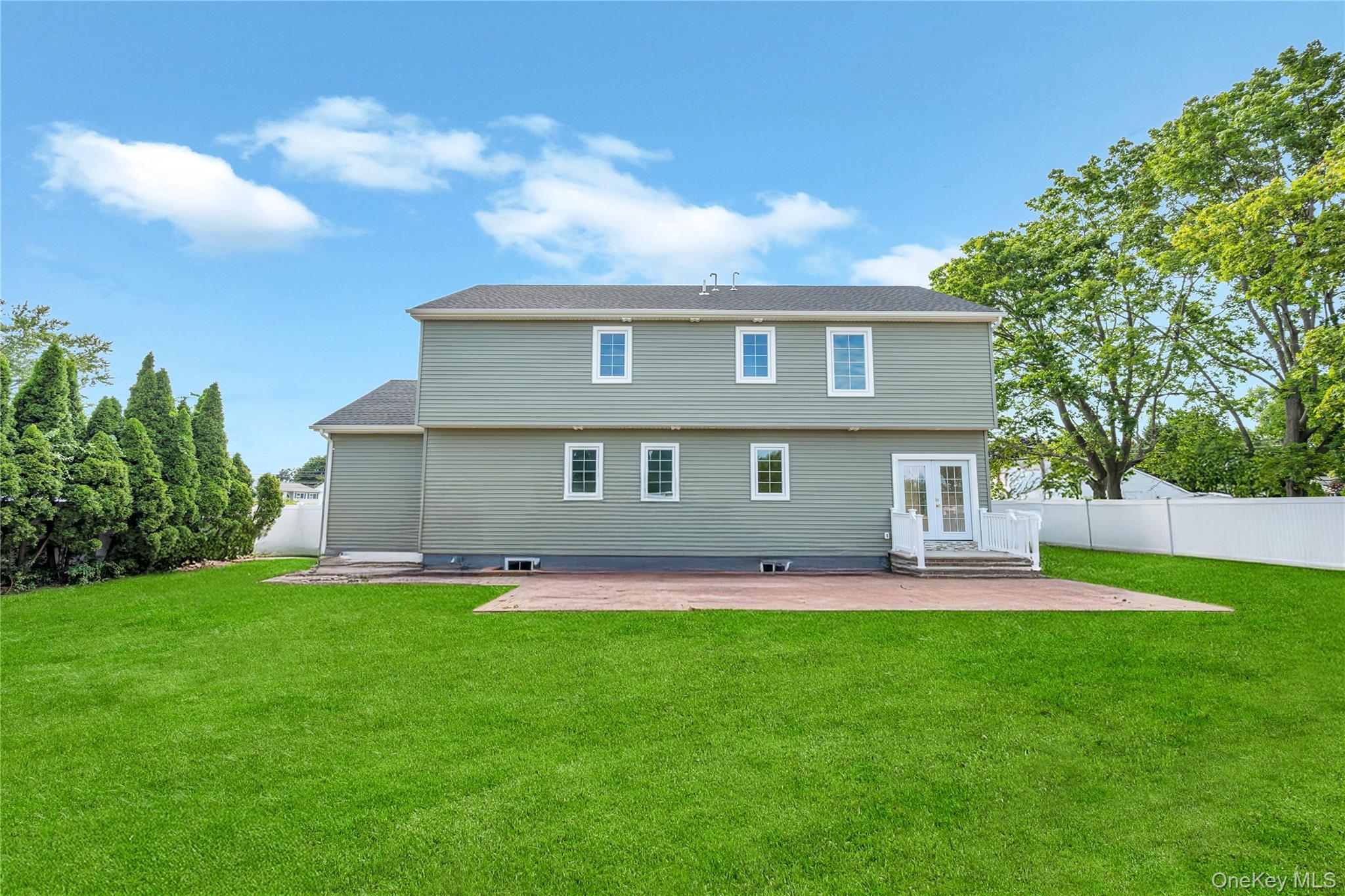 Single Family Cayuga Suffolk County, NY 11729, MLS-903905-3