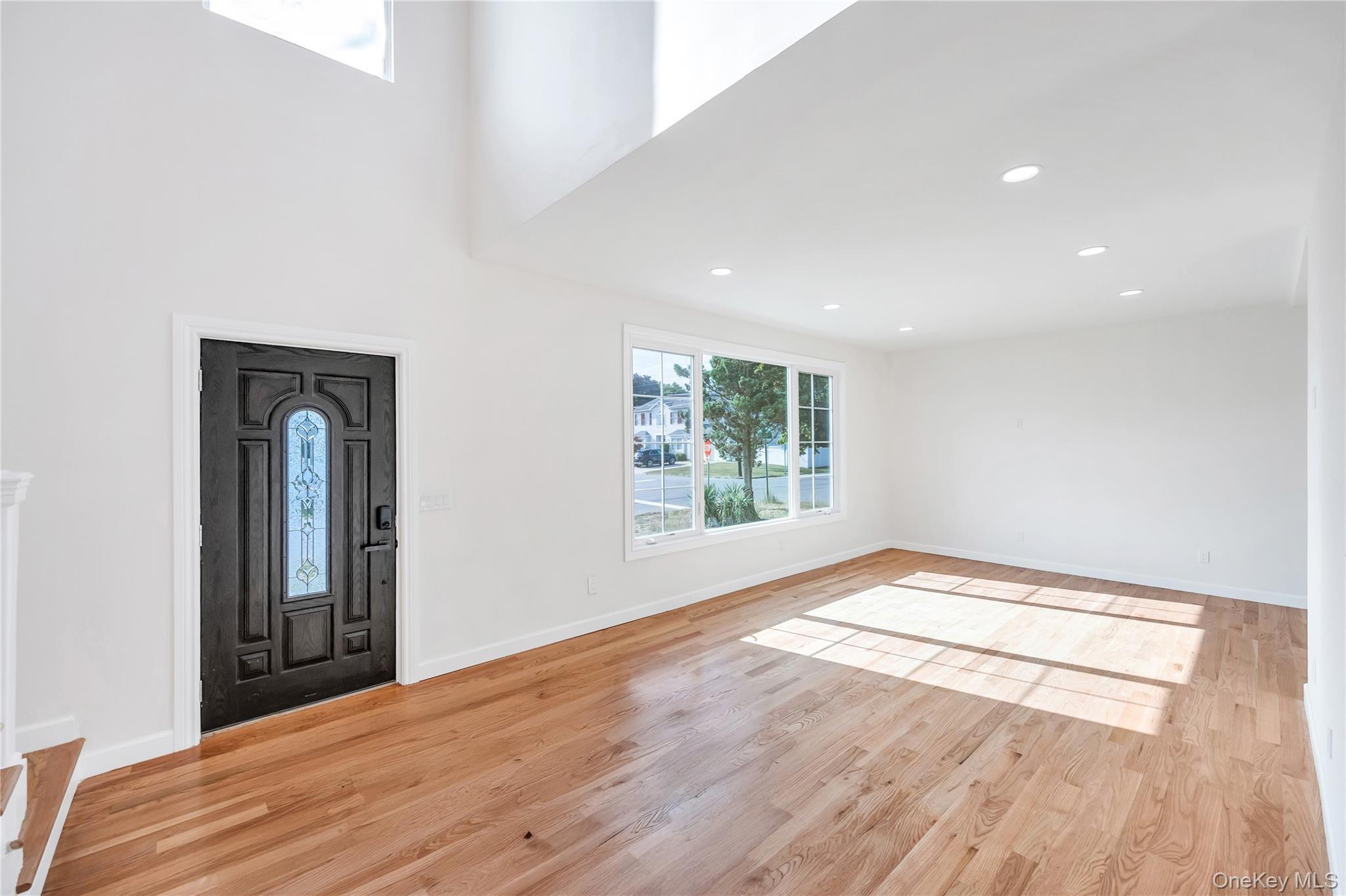 Single Family Cayuga Suffolk County, NY 11729, MLS-903905-4