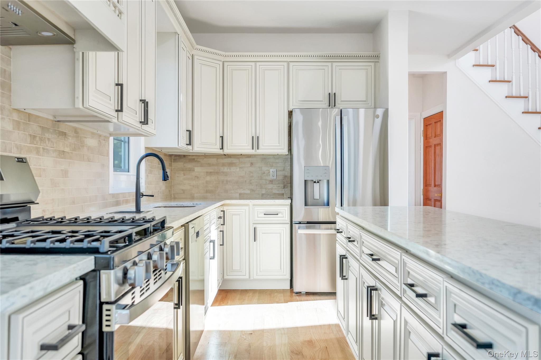 Single Family Cayuga Suffolk County, NY 11729, MLS-903905-6